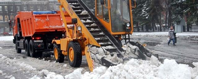 С улиц Воронежа ночью вывезли более 6 тысяч кубометров снега