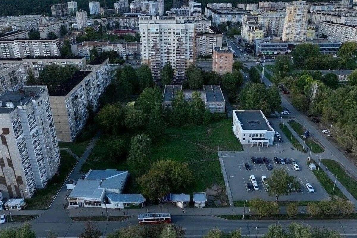 Место памяти и поддержки: в Ижевске началась подготовка к устройству сквера жертв школы № 88