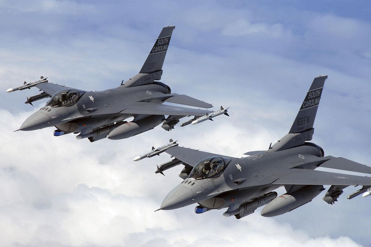 Запад обсуждает использование истребителей F-16 для ударов по РФ