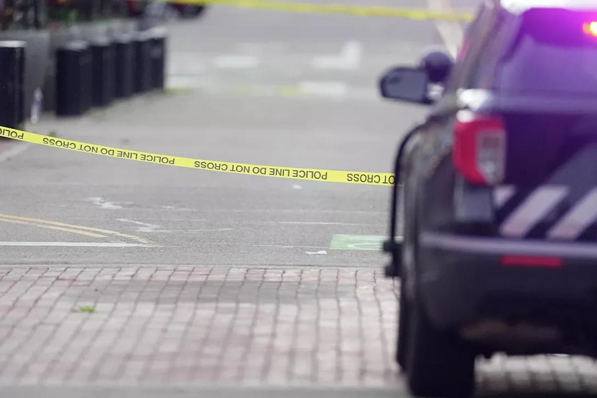 Четыре человека убиты и 16 ранены в ходе стрельбы на школьном празднике в США