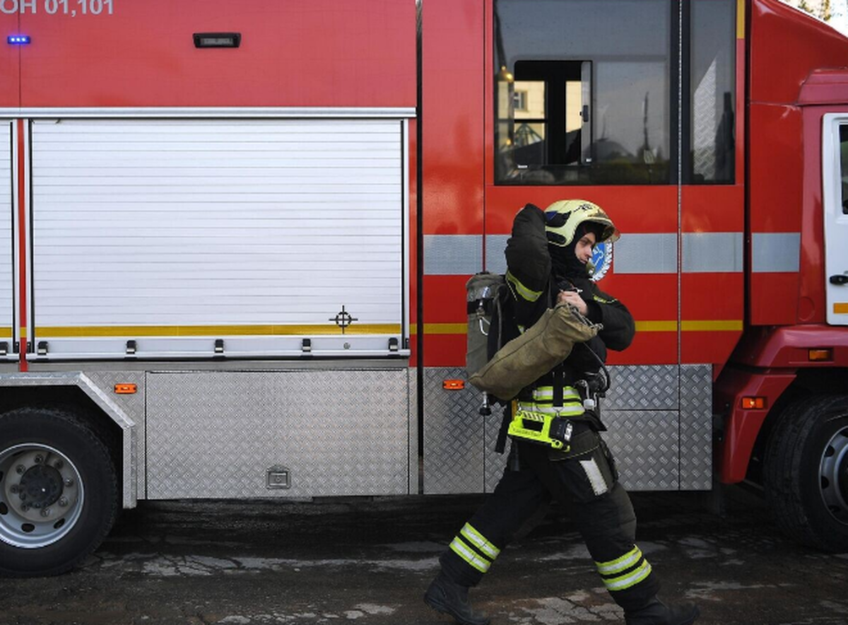 В Калуге беспилотный летательный аппарат рухнул на жилой дом