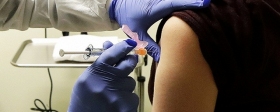 Американский миллиардер Билл Гейтс назвал массовую вакцинацию от коронавируса ошибкой