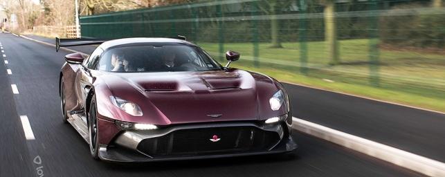 Трековый Aston Martin Vulcan подготовили для дорог общего пользования