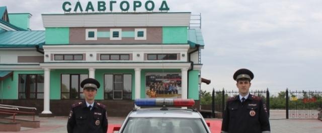 В Алтайском крае полиция доставила беременную автоледи в роддом