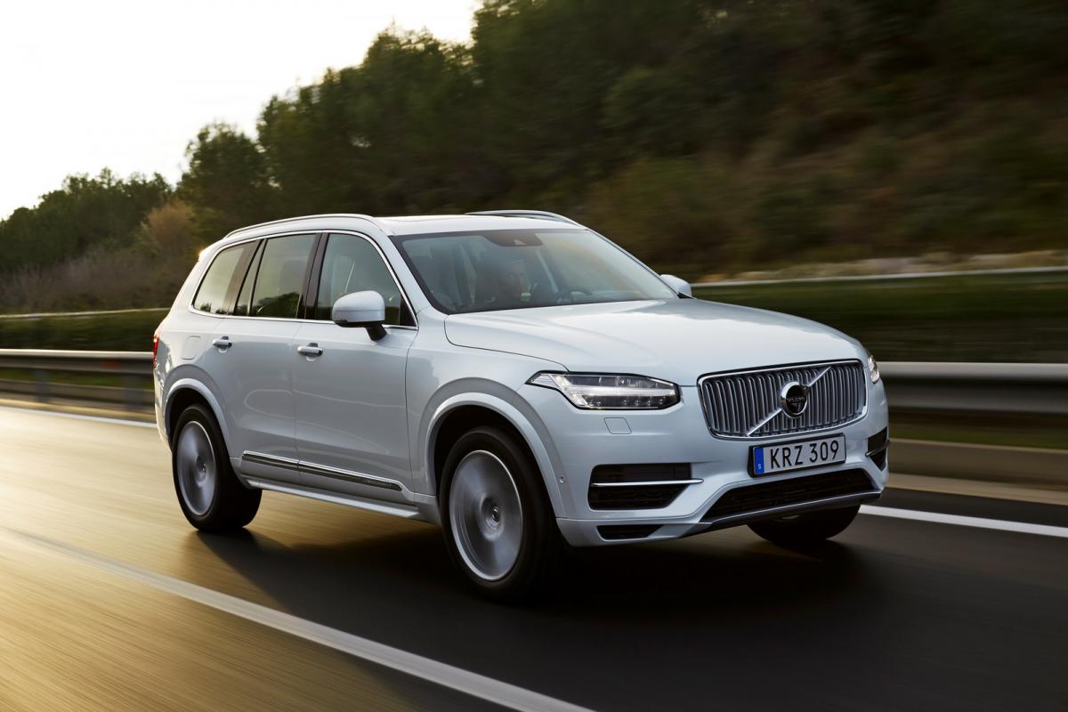 В России из-за отсутствия наклейки отзывают модели Volvo XC90