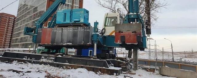 В Красноярске приступили к строительству пешеходного моста на улице Калинина