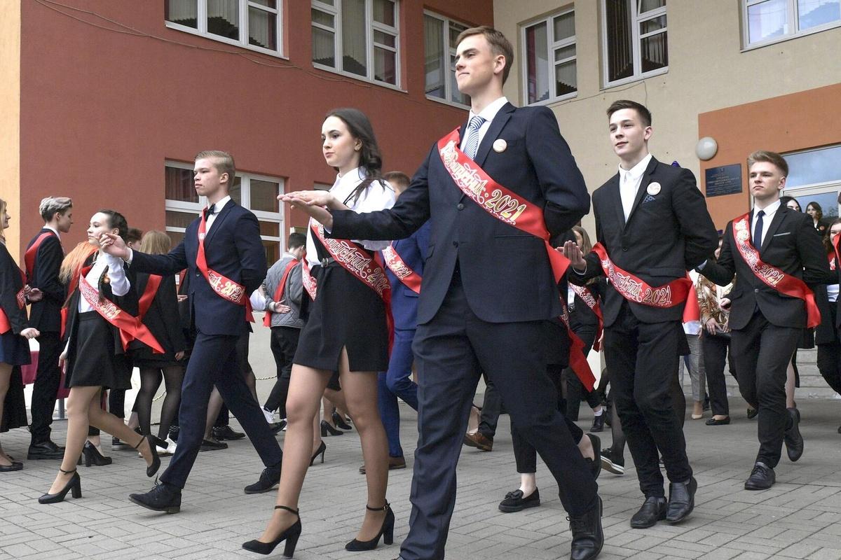 24 мая и 26 июня в Тюмени ограничат продажу спиртного в связи с Последним звонком и Днем города