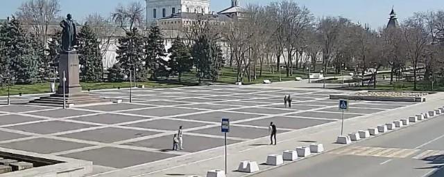 В Астрахани установили новую остановку на площади Ленина