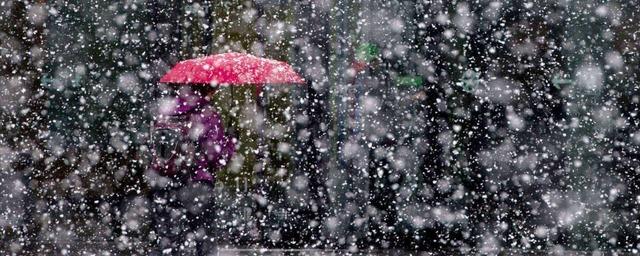 В Чебоксарах на улицы города выехали 27 уборочных машин в связи со штормовым предупреждением