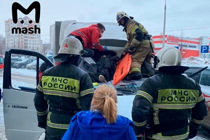 В Новочеркасске ребенок упал с 23-го этажа на капот автомобиля и выжил