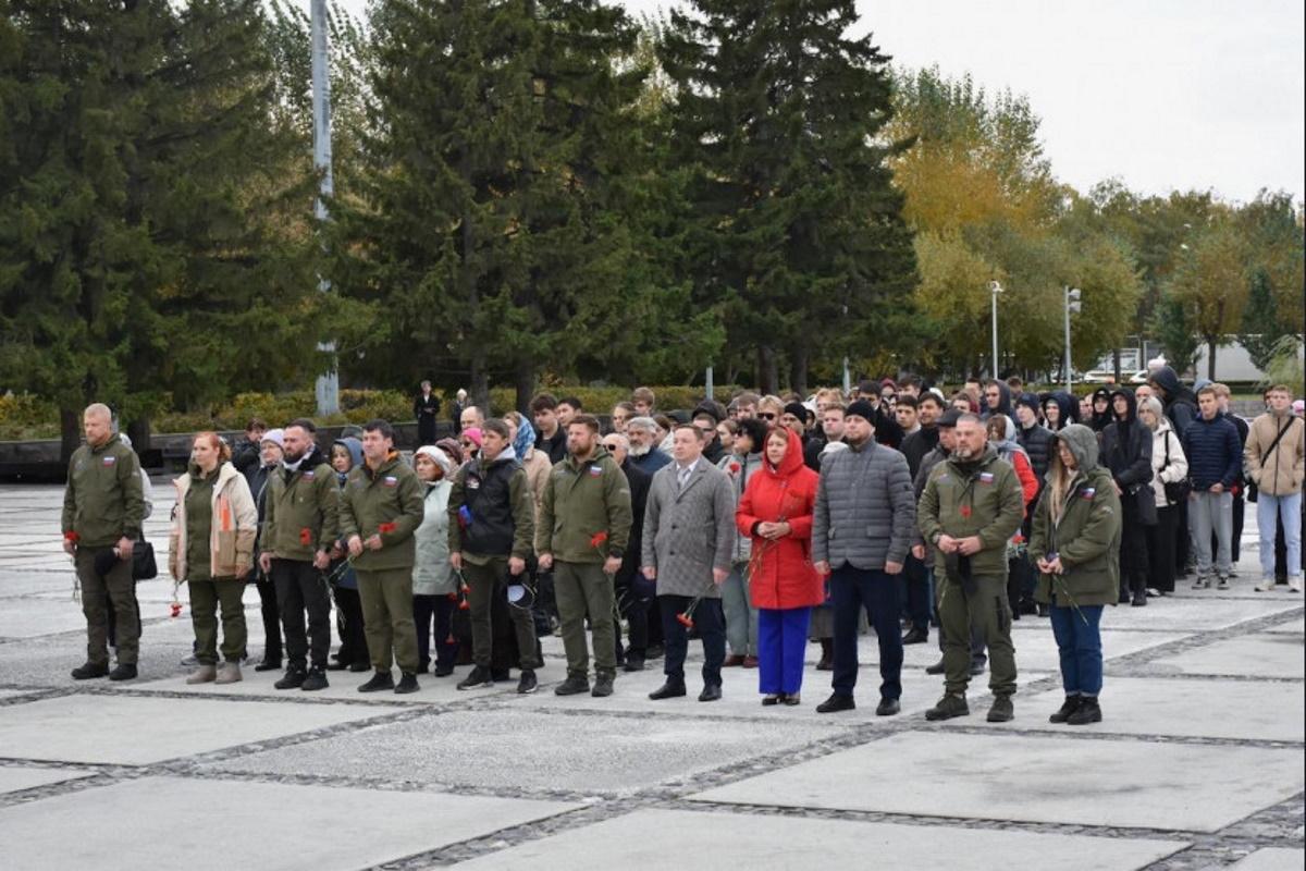 В Новосибирске встречали медиаэкспедицию «Победа в наших сердцах», прибывшую в город на раритетных автомобилях