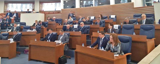 Ямальские депутаты работают на Северной конференции по защите прав работников