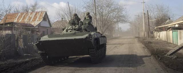 Офис президента Украины заявил о решении продолжить оборону Артемовска