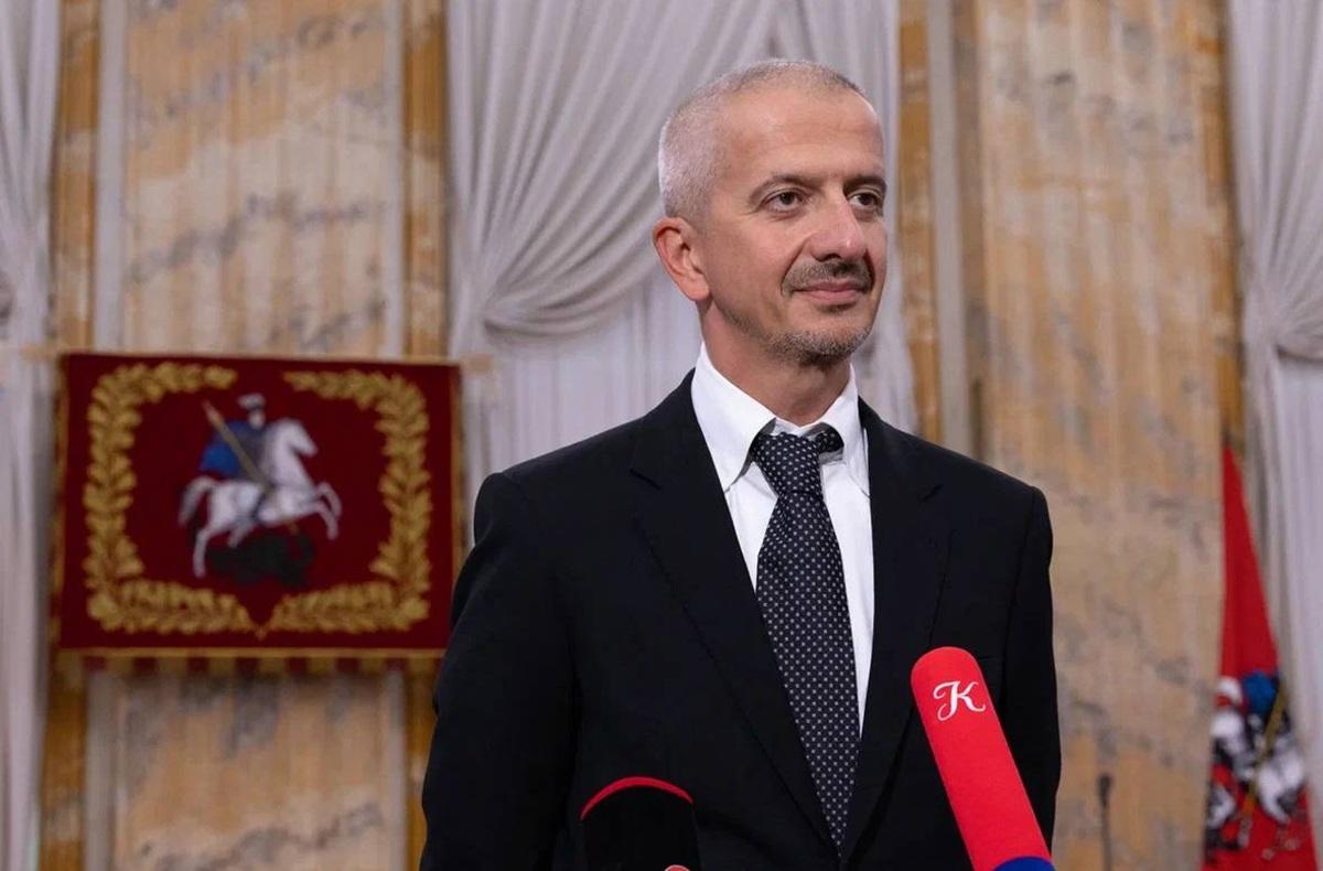 Муж Собчак объяснился: уход Золотовицкого превратился в битву за МХАТ. Вмешался даже Бурковский