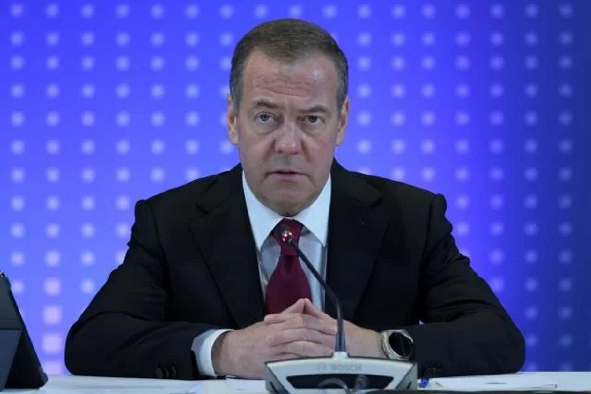 Медведев назвал последствия немецких санкций катастрофическими для ФРГ