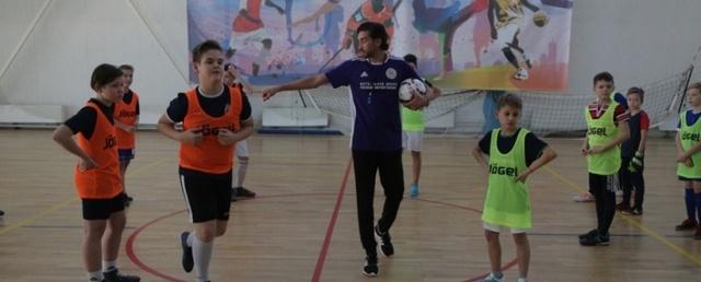 Красногорские спортсмены сыграли в футбол с Русланом Нигматуллиным