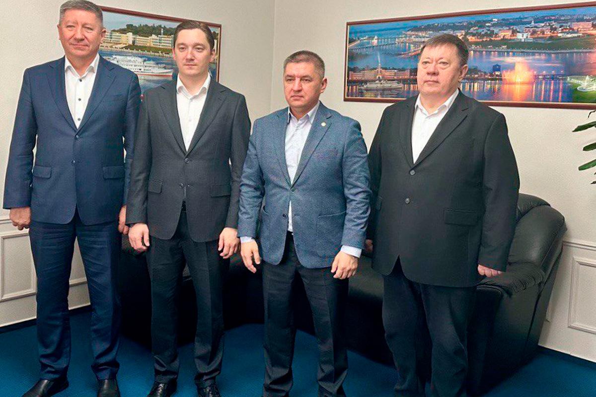 Глава Чебоксар Владимир Доброхотов поделился с делегацией из Стерлитамака опытом города по модернизации троллейбусного парка