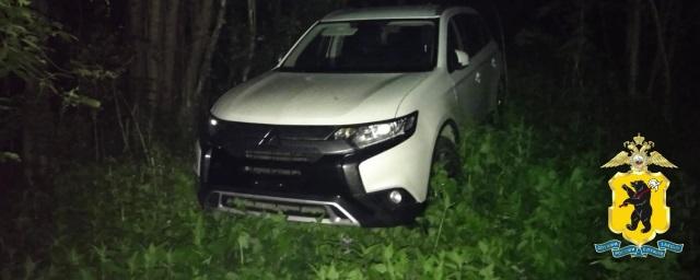 Угнанный в Ярославской области Mitsubishi стоимостью 2 млн рублей нашли в лесу под Владимиром