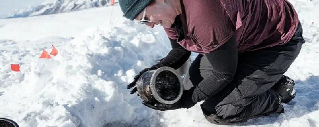 В Канаде обнаружили тайник с фотокамерами, пролежавшими в горах 85 лет