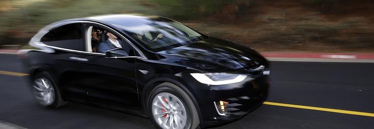 СМИ: Tesla в 2016 году не поставит клиентам обещанные 90 тысяч машин