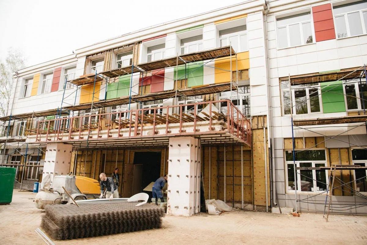 Глава Городского округа Пушкинский Максим Красноцветов посетил с проверкой Ашукинский образовательный комплекс