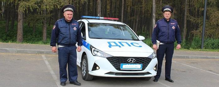 Инспекторы ДПС в Красноярском крае вернули домой мальчика, шедшего в школу ночью