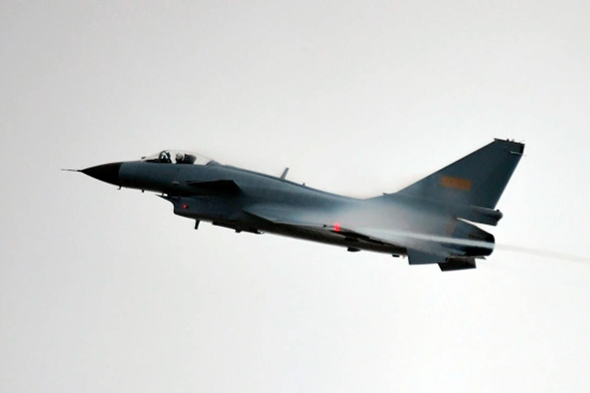 Китай обвинили в усиленной вербовке пилотов НАТО