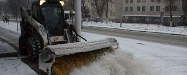 За ночь с улиц Ульяновска вывезли более 60 самосвалов снега