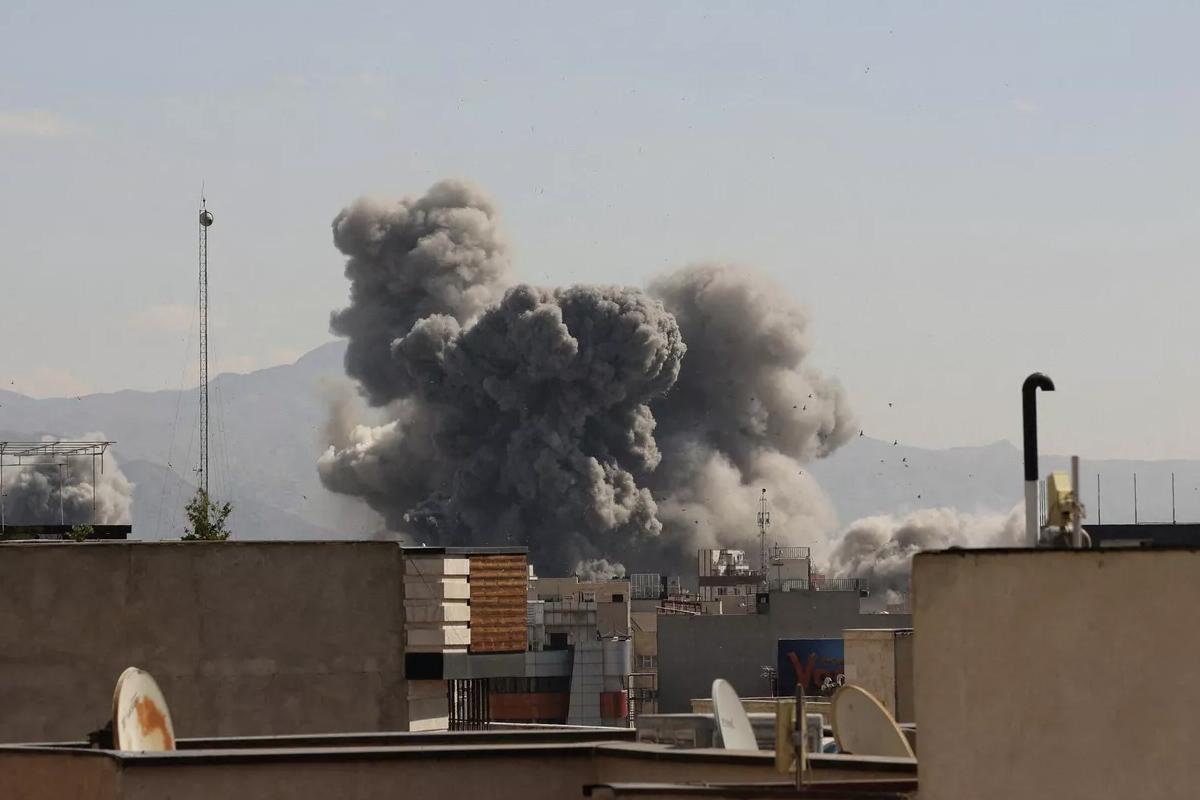 Иранский беспилотник прорвался к британской базе на Кипре — персонал прятался под парты