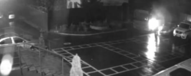 Видео: В Минске на территорию отделения милиции забросили коктейли Молотова