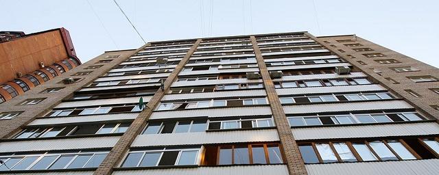 На западе Москвы мужчина попал в больницу после падения с 7-го этажа