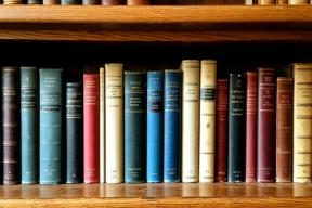 Бумажные книги против гаджетов: 56% россиян остаются верны шуршащим страницам