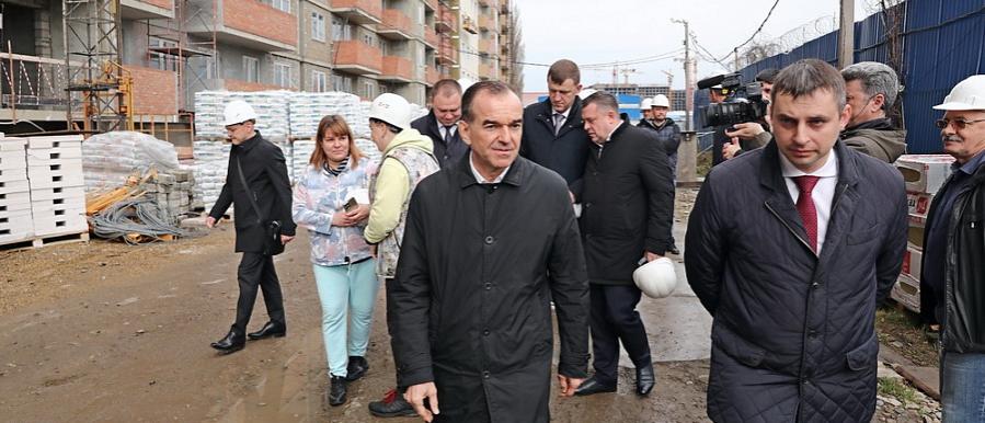 Вениамин Кондратьев проинспектировал возведение двух долгостроев Краснодара
