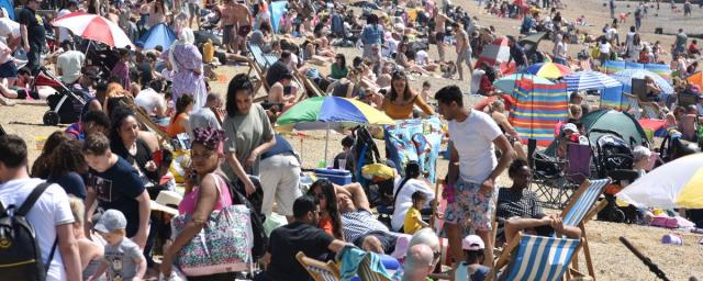 Британский пляж назван «ужасным» и «худшим местом на Земле», поскольку посетители предупреждали «держаться подальше»