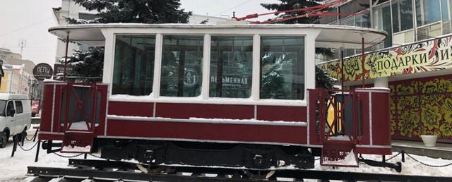 В центре Нижнего Новгорода появился трамвайный вагон XIX века