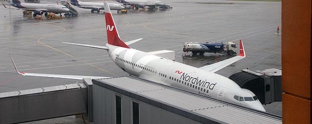 Самолет Новокузнецк - Санкт-Петербург экстренно сел в Новосибирске