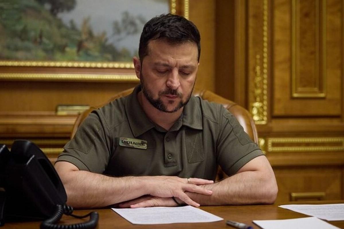 «Петля для Зеленского»: итальянский политолог Орсини связал призывы Киева к перемирию с нехваткой ракет Patriot и солдат