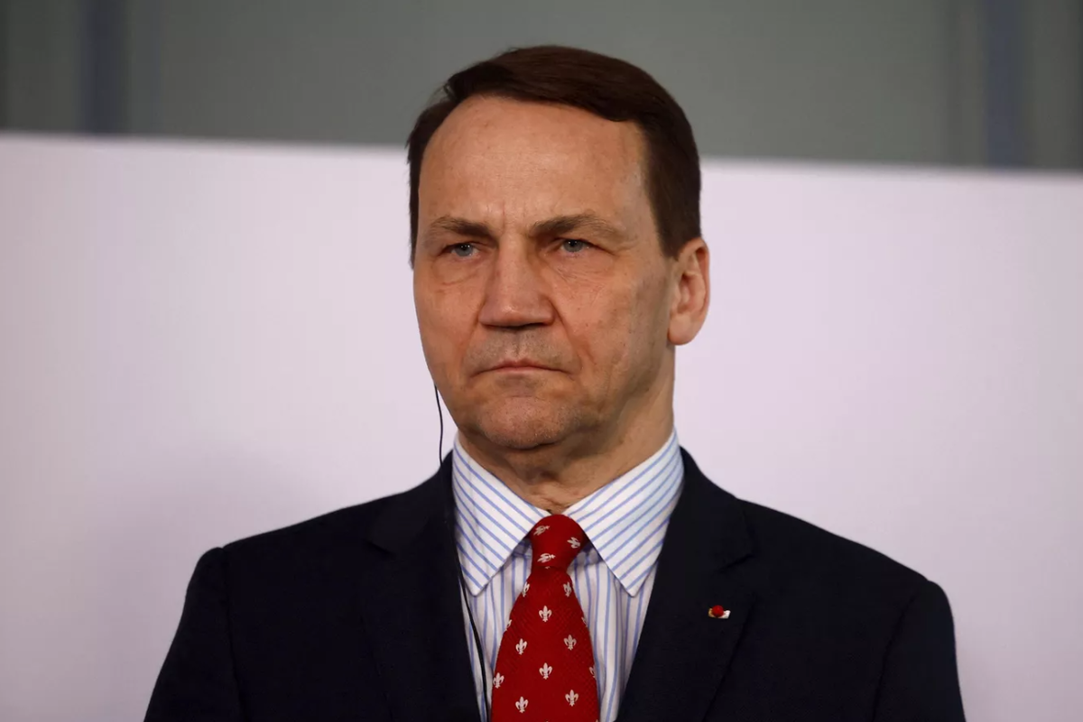 Тёмные глубины истерии: в Венгрии ответили Сикорскому на призыв подорвать нефтепровод «Дружба»