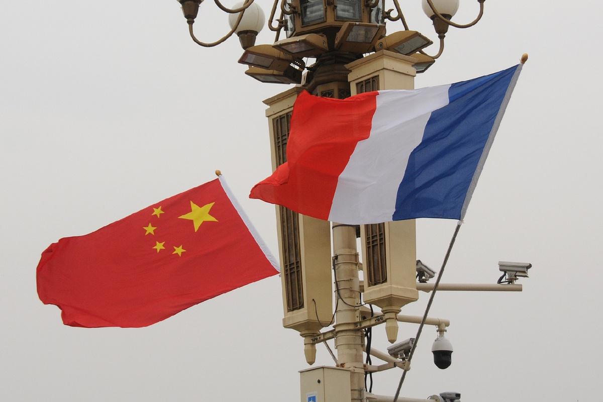 Макрон и Си Цзиньпин требуют прекращения огня на Украине