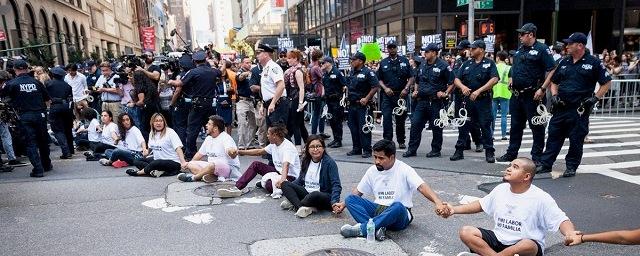 В Нью-Йорке арестовали более 30 участников митинга у башни Трампа