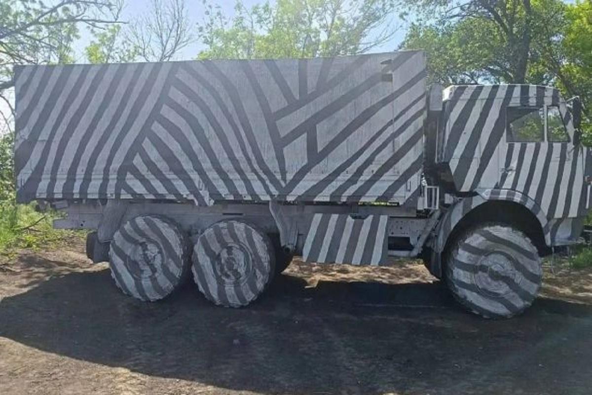 «Зебра» для техники: Россия испытывает камуфляж против дронов с ИИ