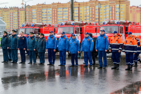 Глава Марий Эл Юрий Зайцев вручил ключи от спецтехники пожарным и спасателям  республики