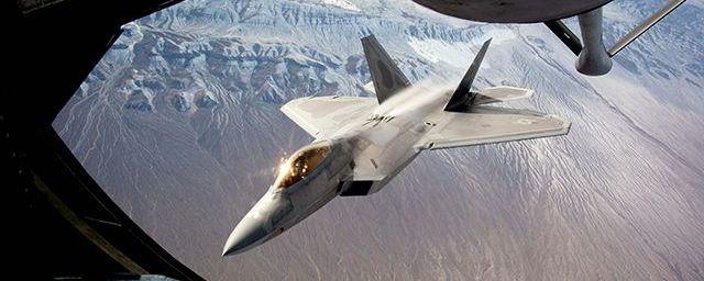 США впервые направили в Катар истребители F-22