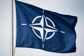 Комбинация кризисов обрушит НАТО, считают в США
