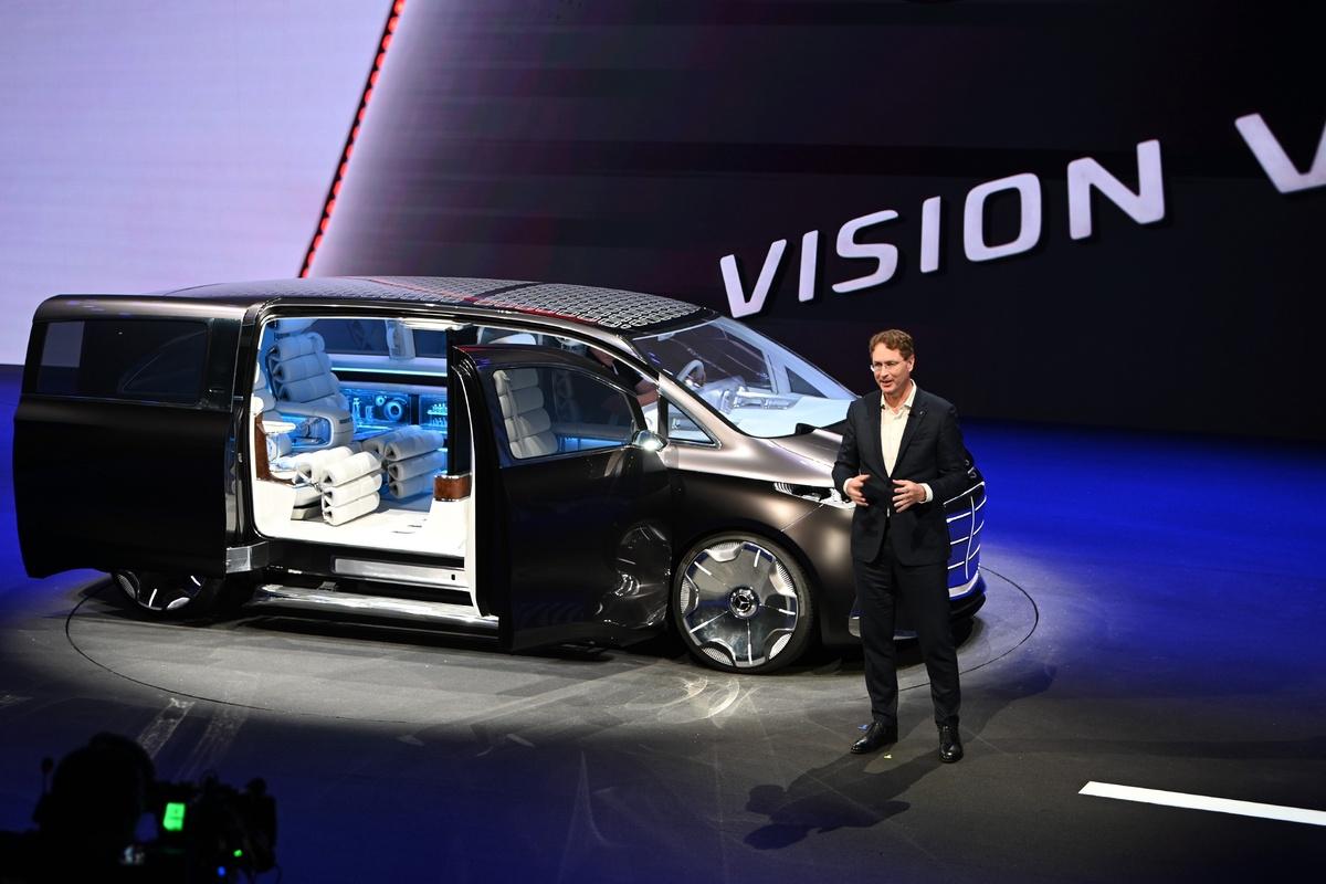 Автосалон в Шанхае открыл свои двери: ожидается 1,3 миллиона посетителей