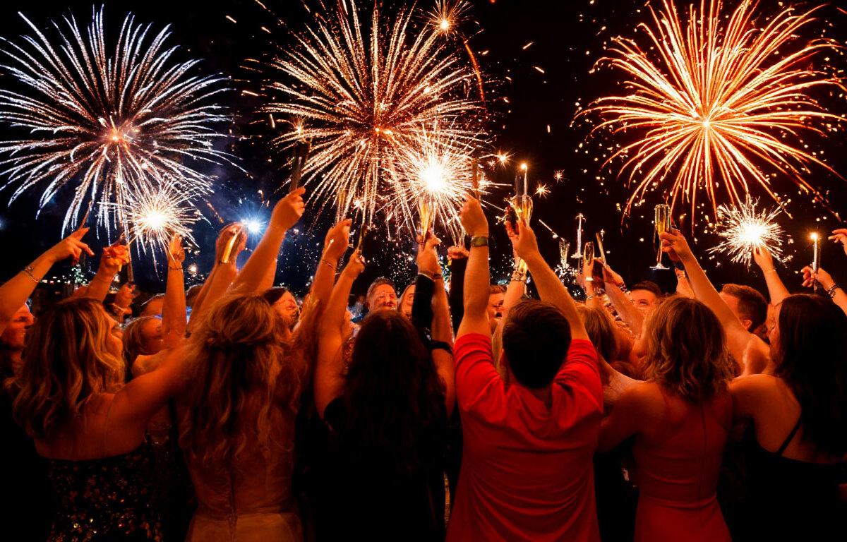 Юрист Углов: Штраф до 3 тысяч рублей грозит за шум на Новый год в Подмосковье