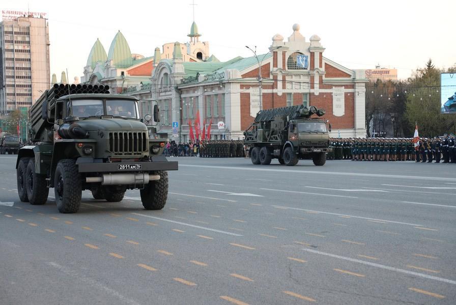 В Новосибирске на 7 и 9 мая ограничат парковку и закроют выходы в метро