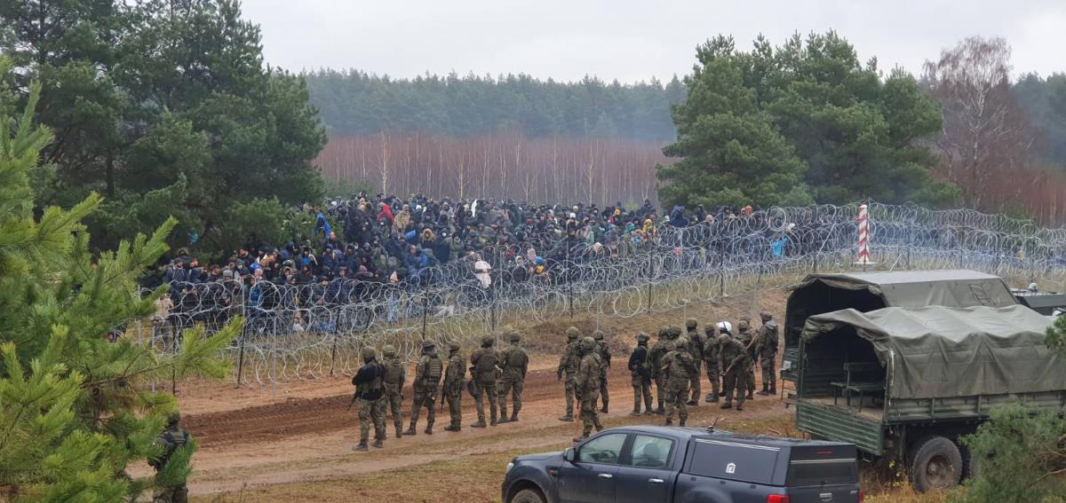 Two large groups of illegal migrants managed to enter Poland from Belarus