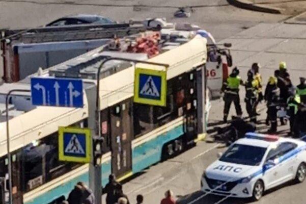 В Петербурге скончалась женщина, пострадавшая в ДТП с трамваем