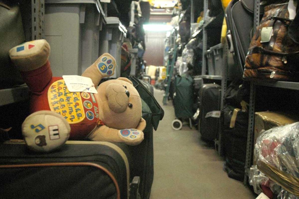 На ЗСЖД за январь 2026 года пассажирам вернули 27 забытых вещей, среди них телефоны и протезы